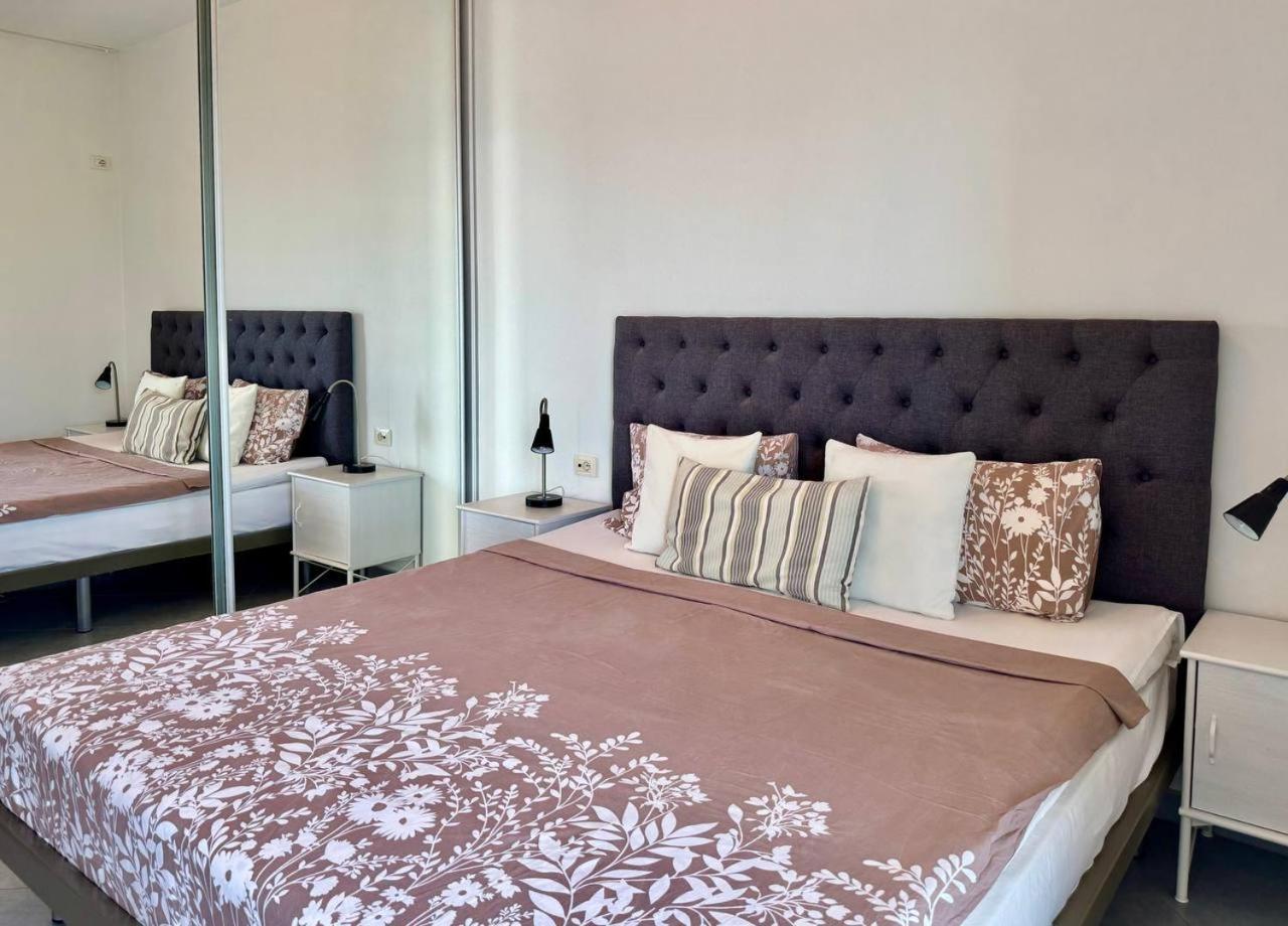 Viola Sea View Penthouse Apartment Sarande Exterior photo